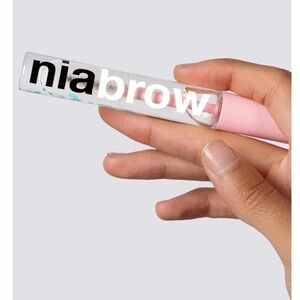 NIB - Toy Factory

Nia Brow Enhancing Serum